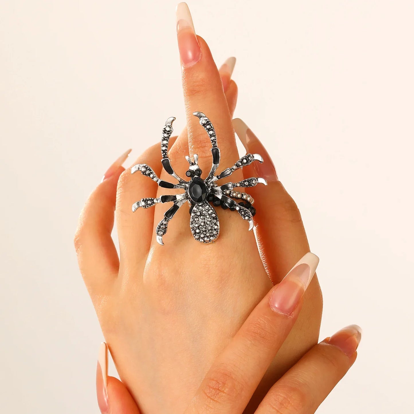 Gothic Dark Spider Necklace Bracelet Ring Set for Women Exaggerated Black Crystal Spider Halloween Accessories Jewelry Set Party