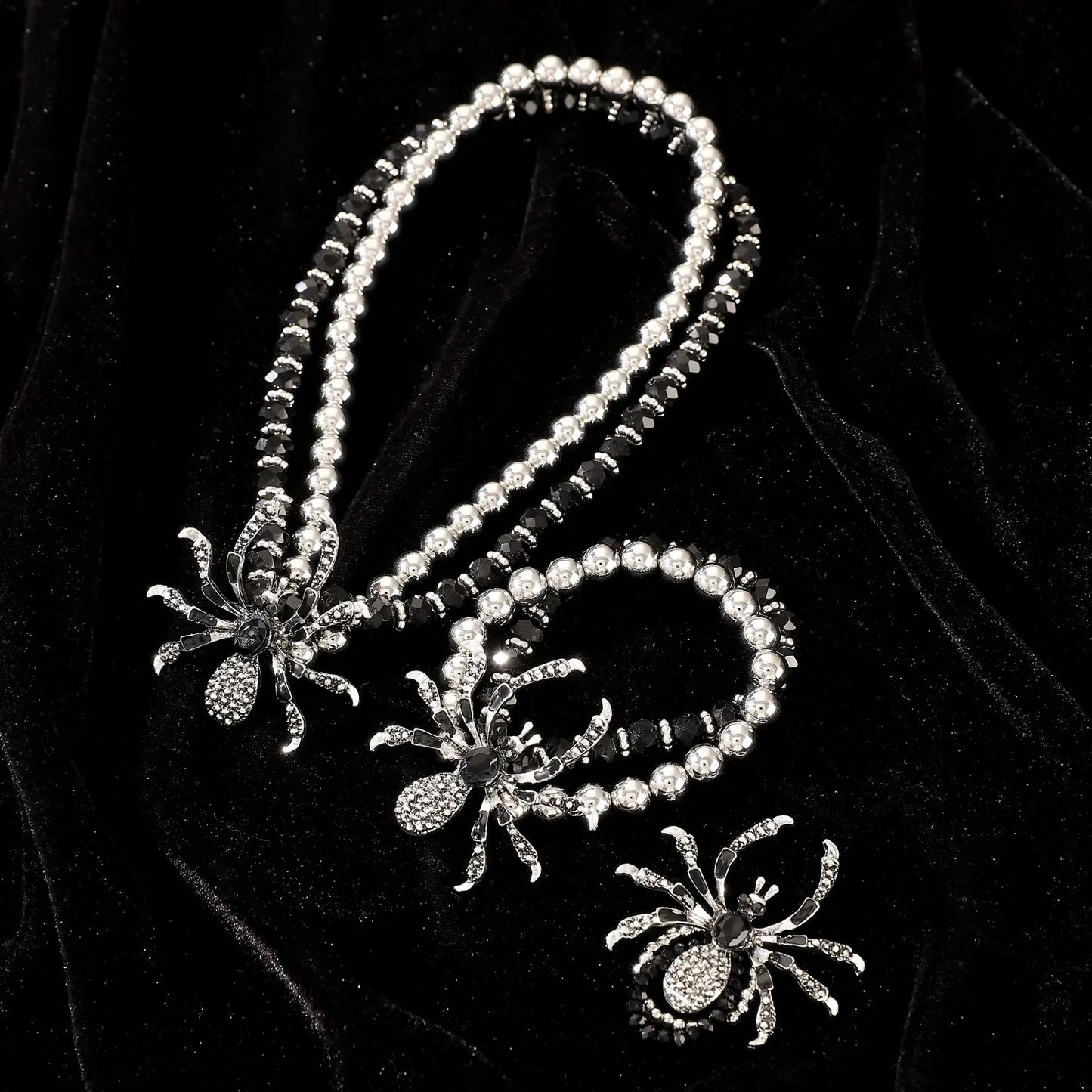 Gothic Dark Spider Necklace Bracelet Ring Set for Women Exaggerated Black Crystal Spider Halloween Accessories Jewelry Set Party