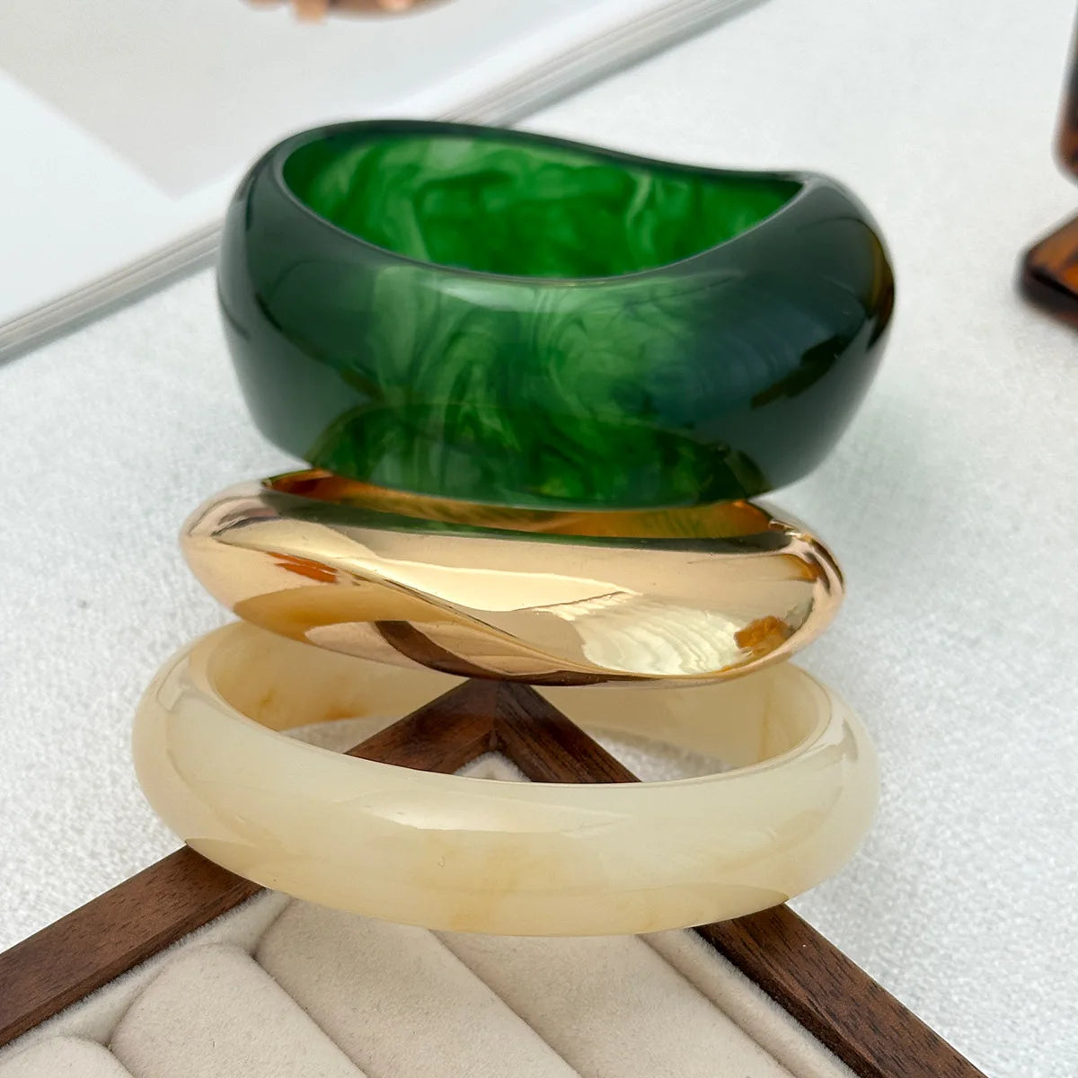 New Vintage Punk Green Beige Thick Resin Acrylic Bangle Geometric Irregular Wide Cuff Bangle Bracelet For Women Pulseras Jewelry